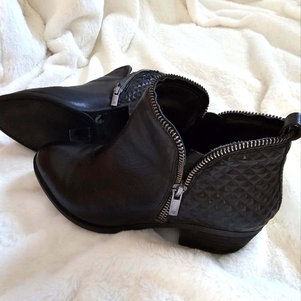 Black Leather Ankle Boots with Silver Zipper